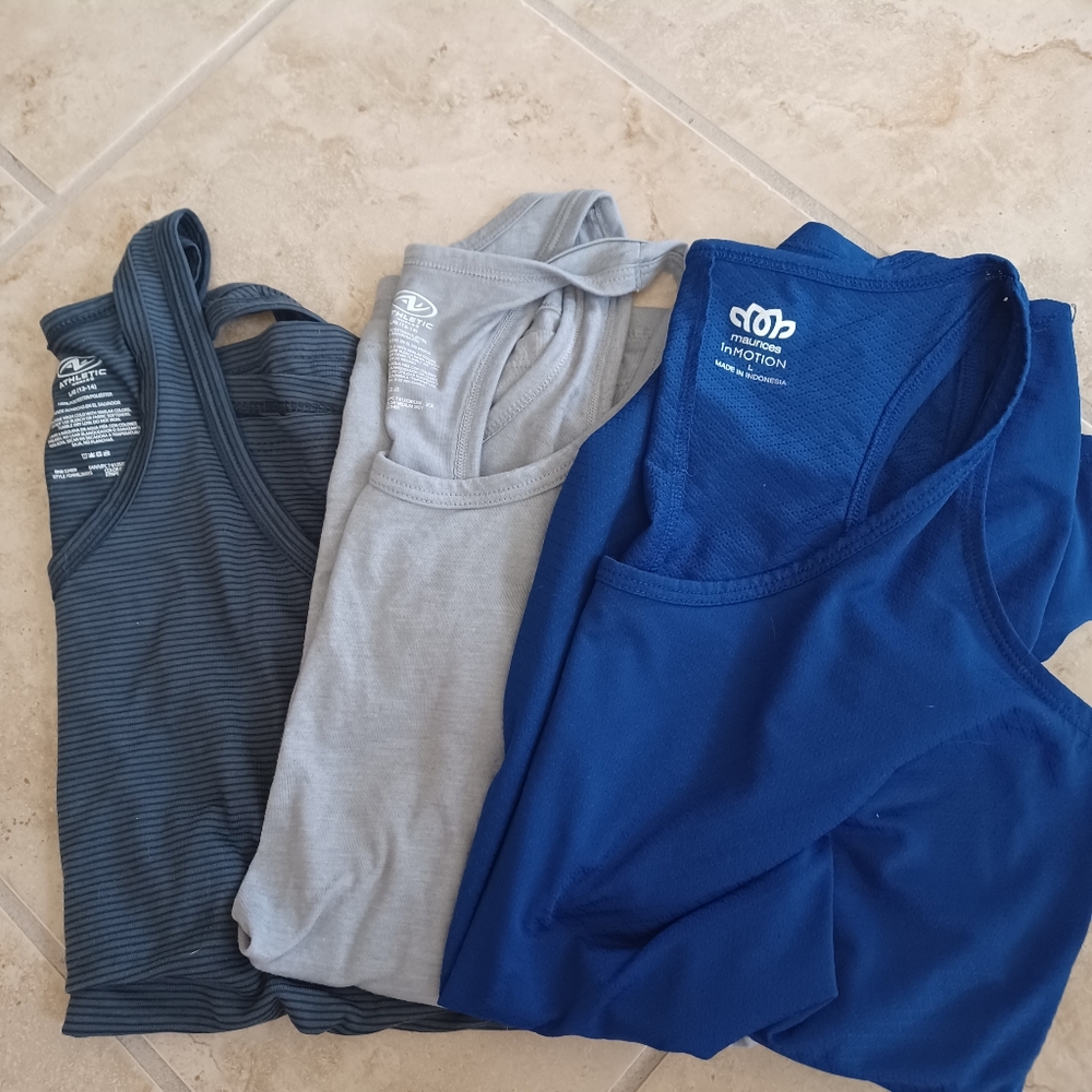 3 RAZERBACK tanks size large